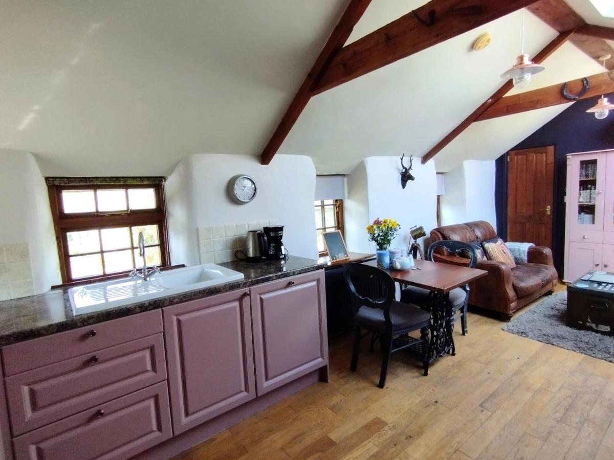 Cosy Barn On Rural Smallholding With Alpacas, Goats & Pigs Stithians Eksteriør bilde